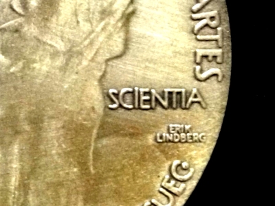 SCIENTIAの文字